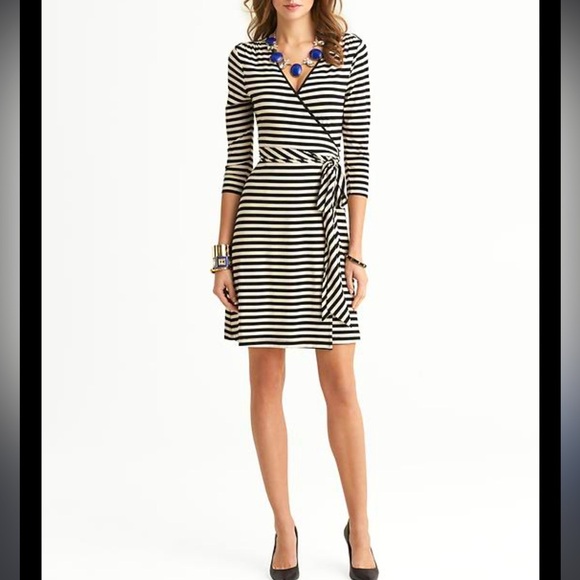 Banana Republic Gemma Black & Ecru Striped Wrap  Dress, size small - Picture 1 of 6